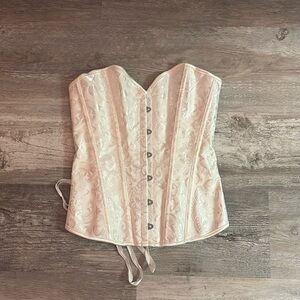 White corset top with lace up back fitting from 23-25 XXS-S